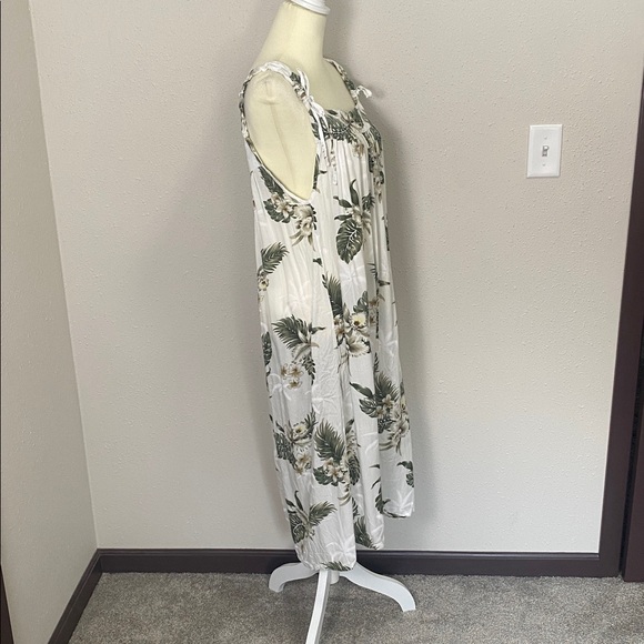 Sunny Island Hawaii White Tropical Floral Maxi Dress Size Medium Boho Tropical - Picture 9 of 10